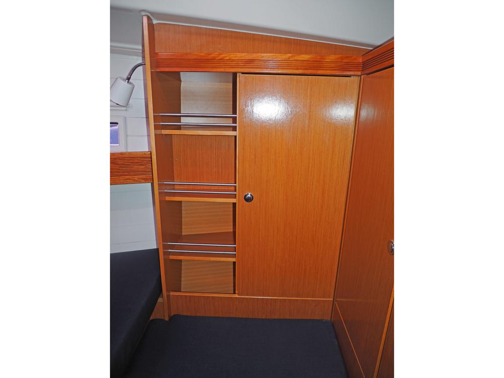 Cabin en avant, H&eacute;bergements